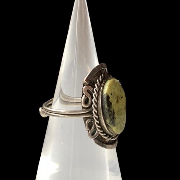 Sterling Silver Serpentine Natural Stone Yellow Green Woman’s Ring Jewelry - Picture 5 of 8